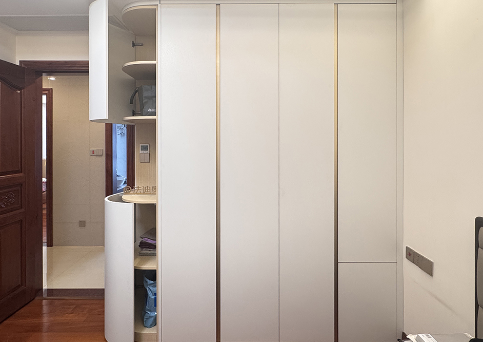 房间衣柜胶水油漆味很重怎么办？果断换成不锈钢衣柜吧