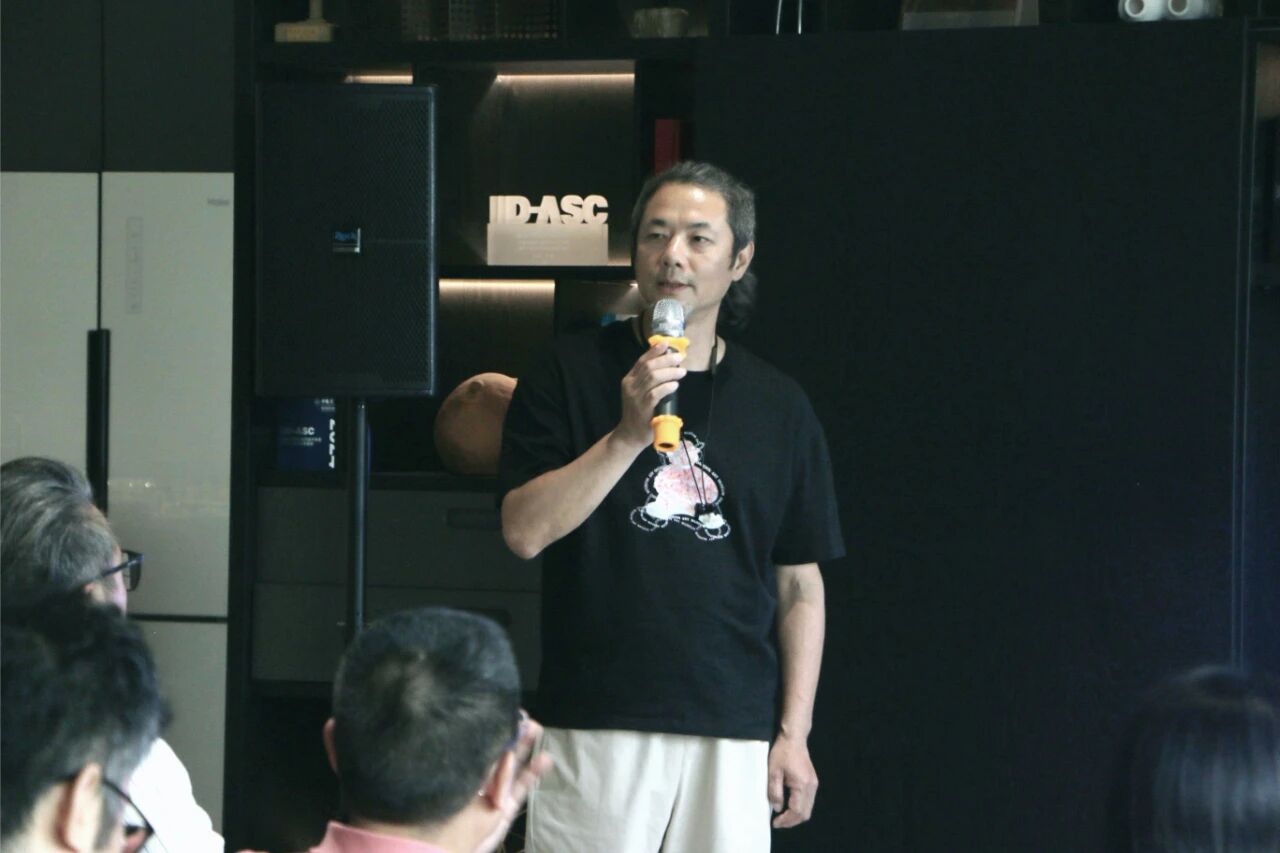 黄会长致辞.jpg